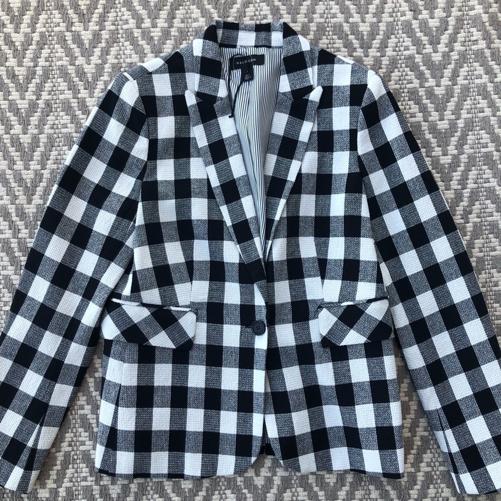 Halogen check one button blazer size 6